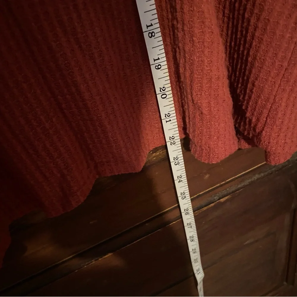 Paper Crane Women's Ribbed Cardigan - Brick Red